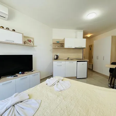 Horizon 11 'б' Apartment *