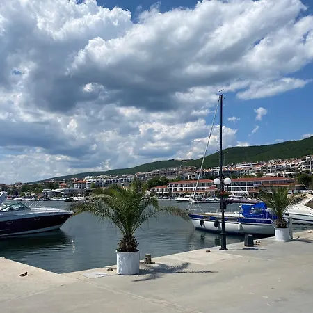 Horizon 11 'б' Apartment *